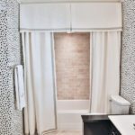 thibaut-tanzania-wallpaper-bathroom