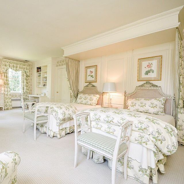 Bowood Chintz – and The Glam Pad – in Vogue!