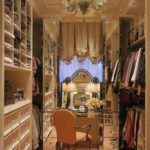elegant-closet-murano-chandelier