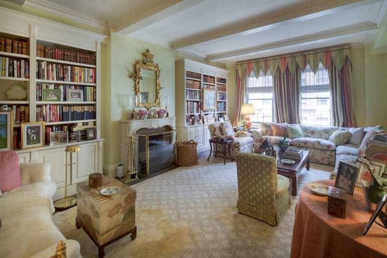 A Previously Unpublished Mario Buatta Apartment!
