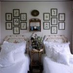 twin-beds-antique-linens-roses-pansies-colefax-fowler