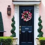 charleston-pink-house-wreath-topiaries