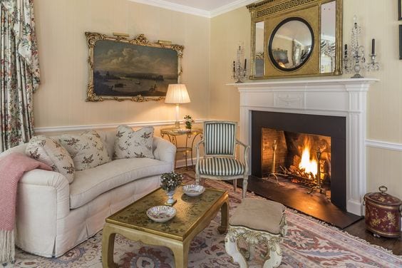 connecticut-chintz-living-room-traditional