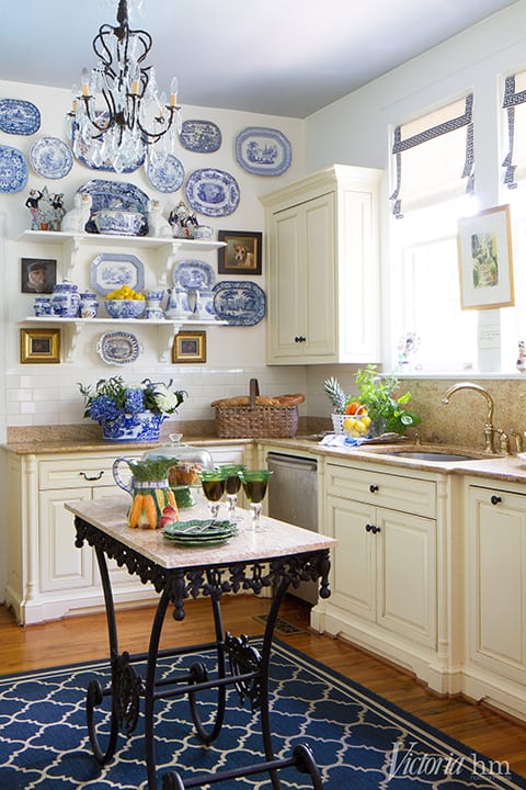 blue-and-white-chinese-export-plates-gallery-wall-staffordshire-dogs-kitchen