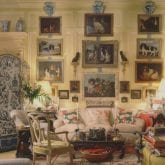 mario-buatta-architectural-digest-bows-dog-art-gallery-wall-blue-white-chinese-porcelain-living-room