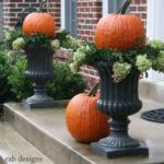 pumpkins-black-urns-topiaries-halloween-fall-front-porch-decorating-ideas