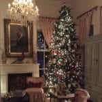 southern-style-classic-traditional-old-fashioned-christmas-tree-decor
