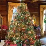 victoria-magazine-old-fashioned-classic-christmas-tree-tinsel-ornaments-presents