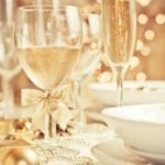 diy-new-year-table-decoration-with-pearls-and-champagne-730