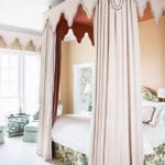 gallery-celerie-kemble-lindsey-herod-master-bedroom-canopy-bed-david-hicks-english-style-lee-jofa-chinese-lantern (1)