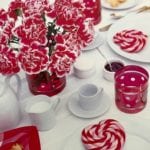 carolyne-roehm-valentines-day-tablescape-carnations-heart-lollipops