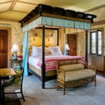chinoiserie-bedroom-pagoda-de-gournay-wallpaper-secretary-betsy-shiverick