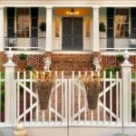 antebellum-home-alabama-southern-style-white-picket-fence