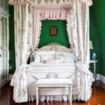edith-wharton-pink-green-canopy-bed-chintz