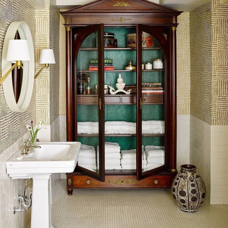 40 Ways To Decorate With Antique Furniture In The Bathroom Glam Pad - Old Fashioned Bathroom Cabinet
