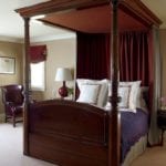 bedroom-canopy-bed