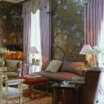 metallic-chinoiserie-wallpaper-hand-painted-Savonnerie-carpet-roses-of-ashes-silk-curtains