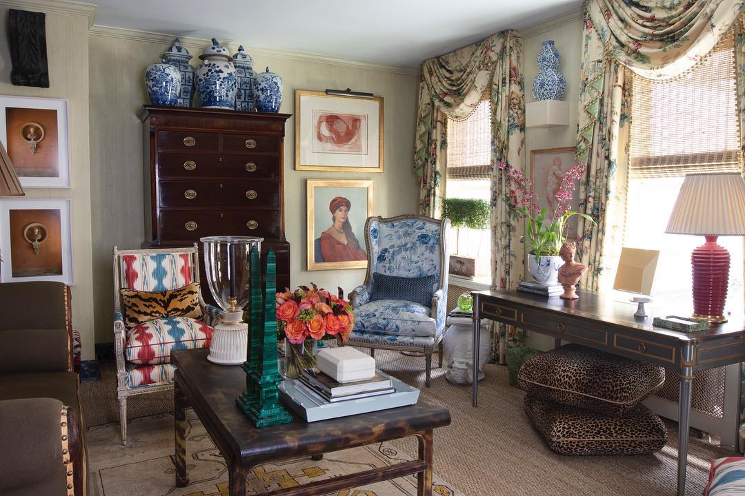 matthew-bees-charleston-south-carolina-interior-designer-showhouse-chintz-old-school-curtains-swags-jabbots-tails-tassels-blue-white-porcelain-collection-chinese-export  - The Glam Pad