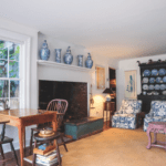 washburn-living-room-blue-and-white-chinese-porcelain-chinoiserie-hamptons-homes