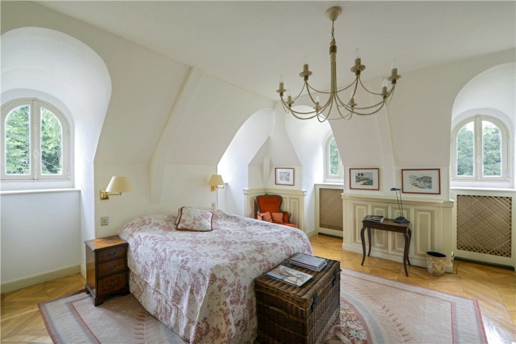 french-chateau-attic-bedroom-eaves - The Glam Pad