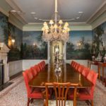 mural-dining-room-crystal-chandelier