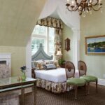 red-white-blue-patriotic-home-tour-fourth-of-july-4-John-Eason-greenwich-connecticut-home-tour-pagoda-headboard