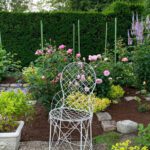 Bettie-Bearden-Pardee-Private-Newport-Rhode-Island-Garden-Tour-David-Austin-Rose-garden-pink