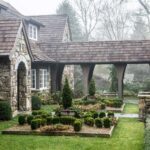 norman-askins-highlands-north-carolina-mountain-house-gardens-english-style