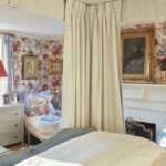 Brittany-Bromley-Designer-Bedford-New-York-Home-Tour-House-Beautiful-18th-century-restoration-bedroom-master-wallpaper