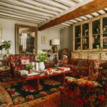 Cordelia-de-Castellane-french-countryside-country-home-france-floral-sitting-room