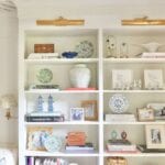 nicola-bathie-mclaughlin-living-room-book-case-lattice-trellis-on-ceiling-treillage-bookcase-shelfie