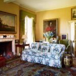 Vivien-Greenock-Gateley-Hall-Norfolk-chintz-sofa-antiques
