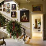 Chelsea-Textiles-founder-Mona-Perlhagen-puseyhouse-stairs-house-garden-england-christmas-wreaths-on-banister