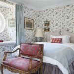 amanda-hornby-cotswolds-dovecote-english-house-garden-cole-sons-butterfly-wallpaper-bedroom