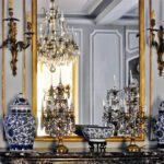 pink-castle-french-elegance-france-phoebus-interiors-blue-white-chinoiserie-ginger-jars
