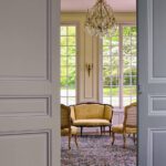 pink-castle-french-elegance-france-phoebus-interiors-crystal-chandelier