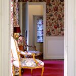pink-castle-french-elegance-france-phoebus-interiors-floral-room