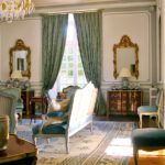 pink-castle-french-elegance-france-phoebus-interiors-living-room