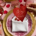Oriente-Italiano-Porporabe-plates-be-my-valentine-dinner-tablescape-elegant-pink-red-hearts-roses