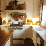 cozy-country-kitchen-lacanache-range