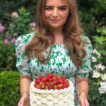 strawberry-basket-cake-summer-amy-beth-ellice