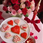 valentines-day-heart-cookies-tablescape-romantic-elegant-pink-red