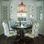 barrie-benson-toile-de-nantes-pierre-frey-blue-white-breakfast-room-red-pagoda-pendant-chandelier-plates-hanging-on-wall