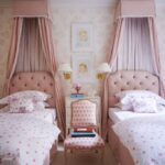 cece-barfield-house-tour-gramercy-park-girls-room-d-porthault-pink-couers-farrow-ball-climbing-florals-wallpaper-pink