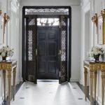 black-and-white-entryway-gilt-antiques-elegant-foyer-entrance
