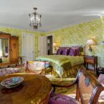 john-travolta-kelly-preston-islesboro-maine-house-for-sale-green-bedroom