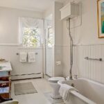 john-travolta-kelly-preston-islesboro-maine-house-for-sale-old-fashioned-bathroom