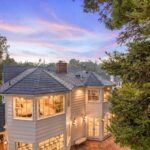 gwyneth-paltrow-california-childhood-home-for-sale-brentwood-back