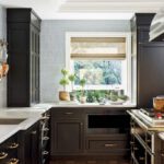 kipling-house-interiors-chicago-townhouse-traditional-home-black-grey
