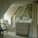colefax-and-fowler-attic-bedroom-english-country-style
